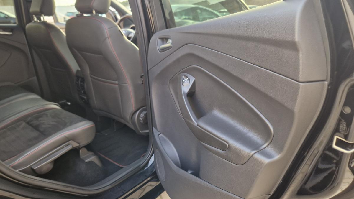 Ford Kuga 2.0 TDCI 180 CV 4WD Powershift ST-Line